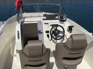 675 Open activ’ Quicksilver 150 chevaux 8 places